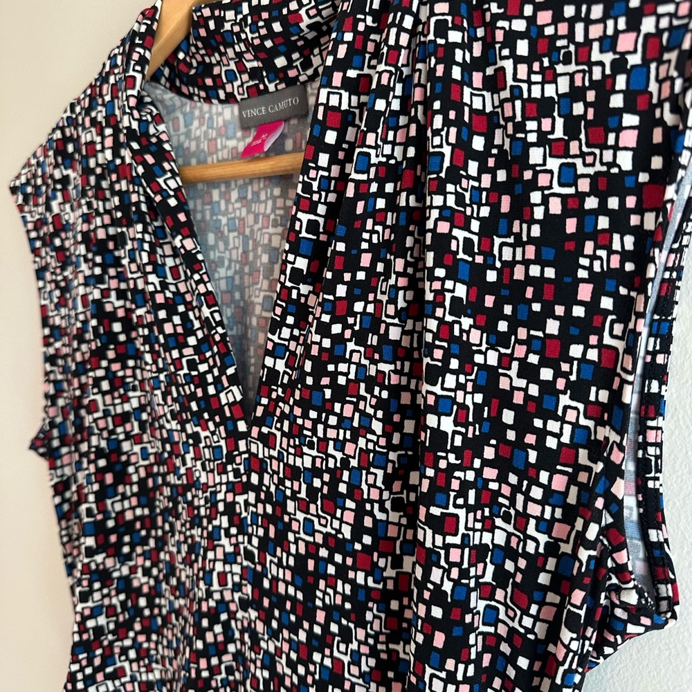 Vince Camuto Sleeveless Blouse, Geometric Print, V-neck, Women’s Size M - Picture 4 of 10